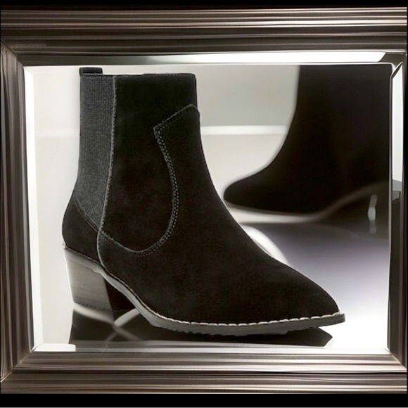 Donald J. Pliner Gazzi Western Bootie Inside Zipper Almond Toe Memory.Foam Boots - Picture 5 of 11